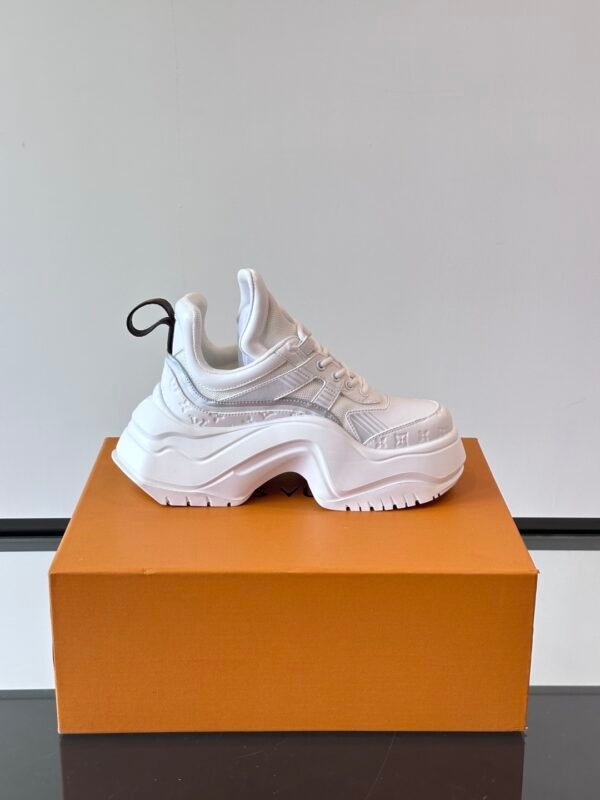 LV MAN - Image 7