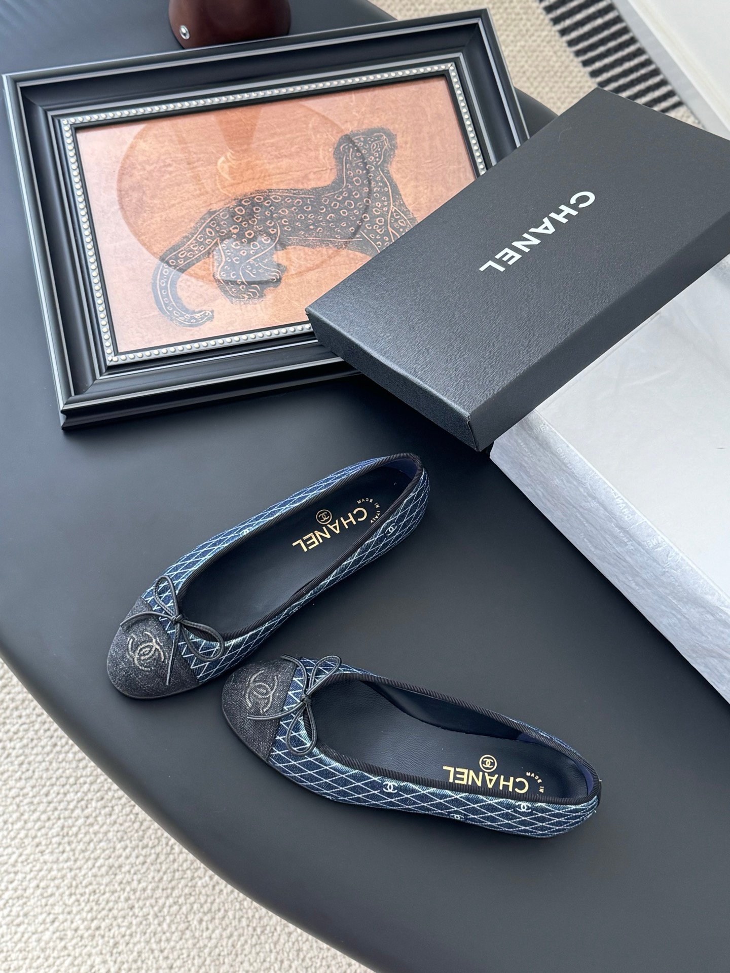 CHANEL Woman - Image 7