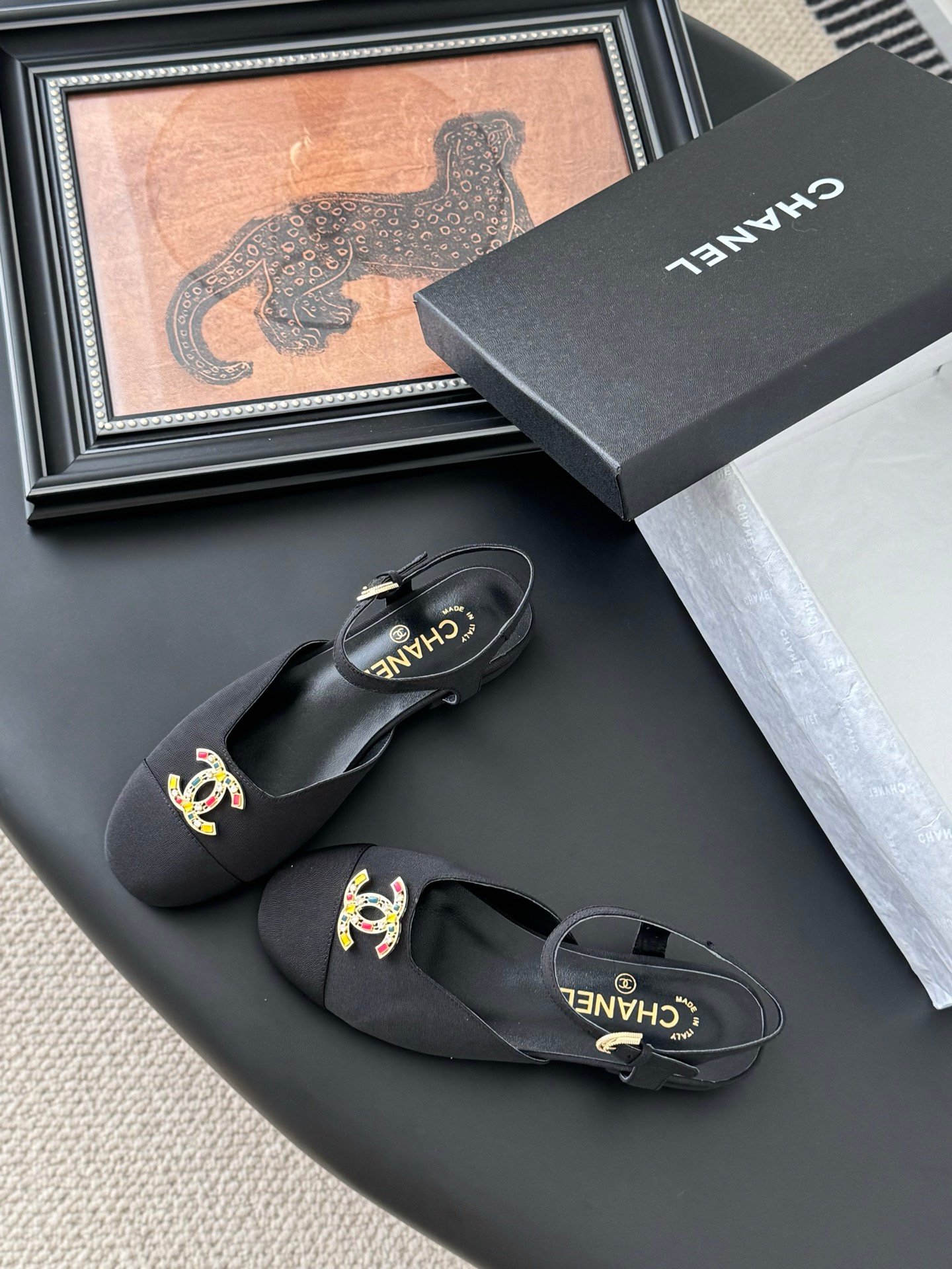 CHANEL Woman - Image 7