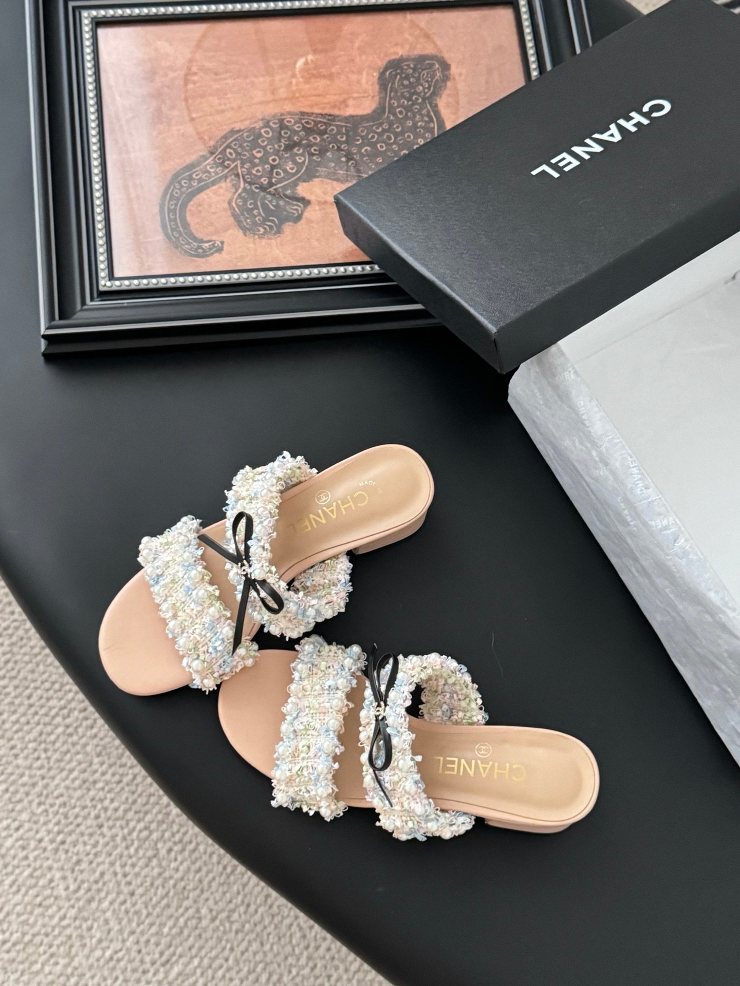 CHANEL Woman - Image 7