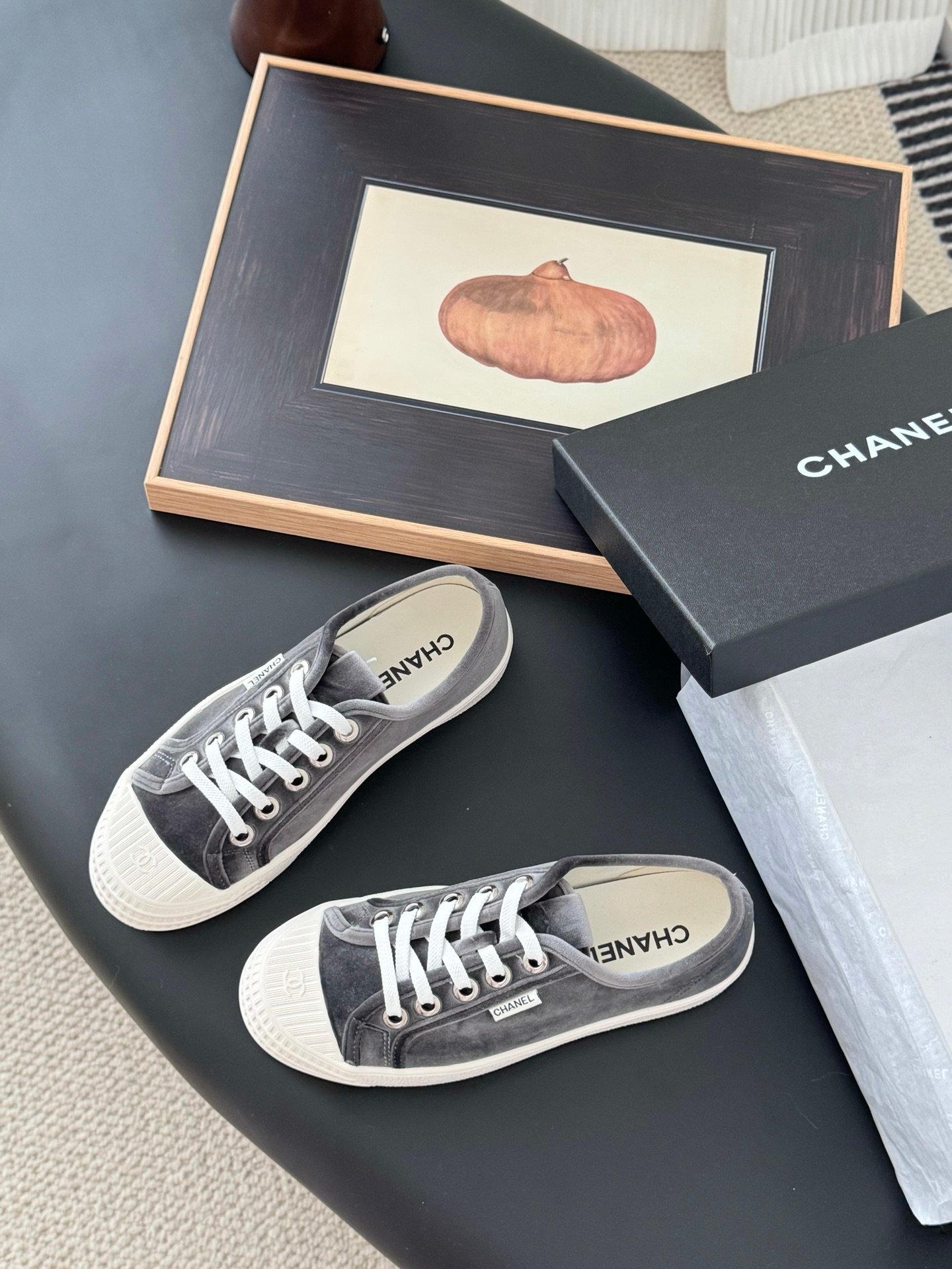 CHANEL Woman - Image 7