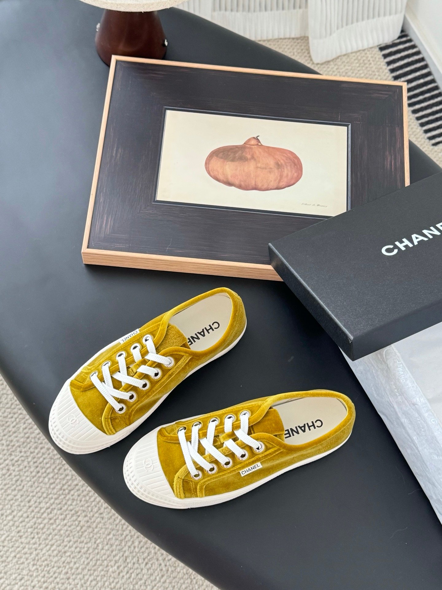 CHANEL Woman - Image 7