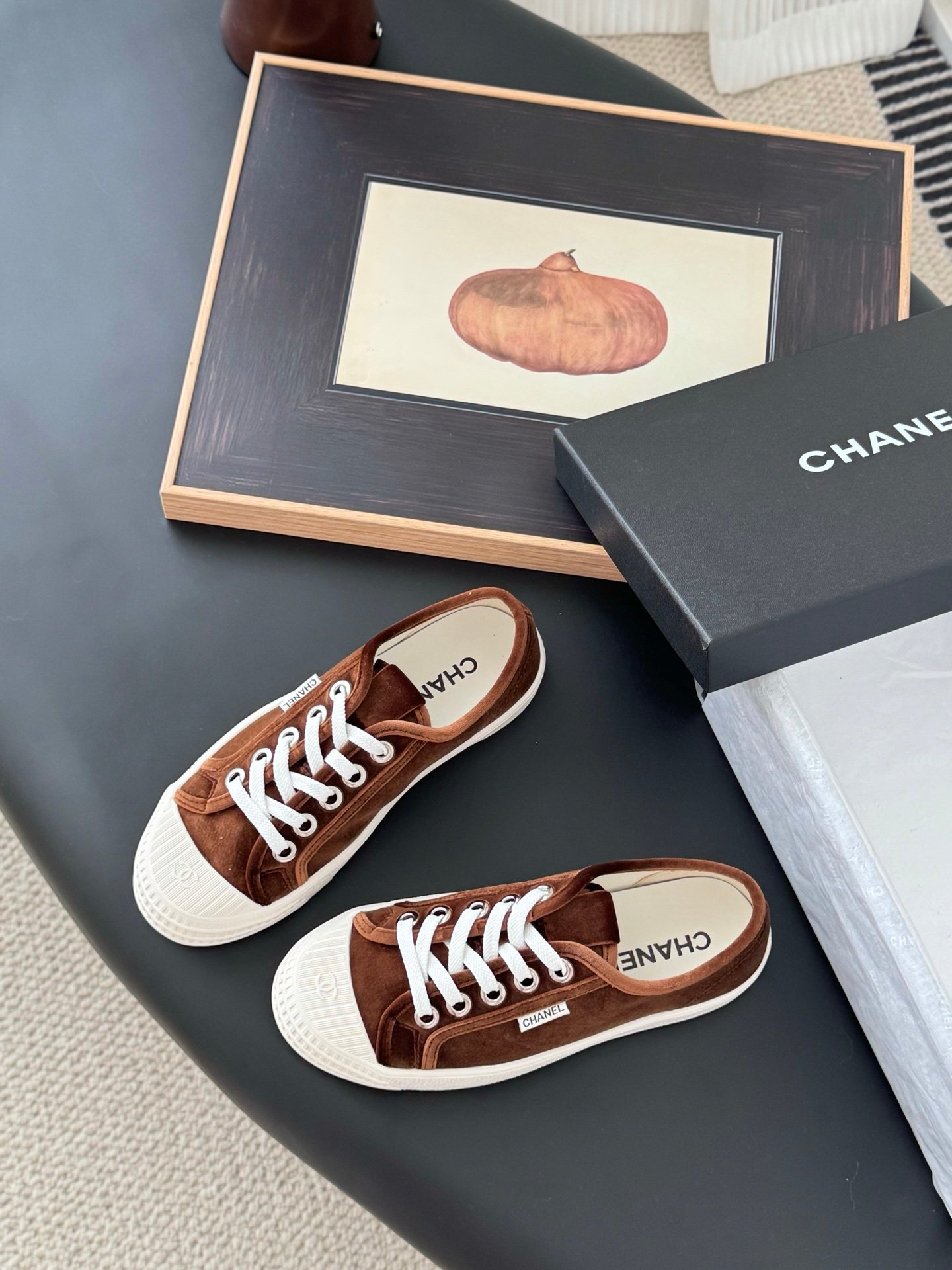 CHANEL Woman - Image 7