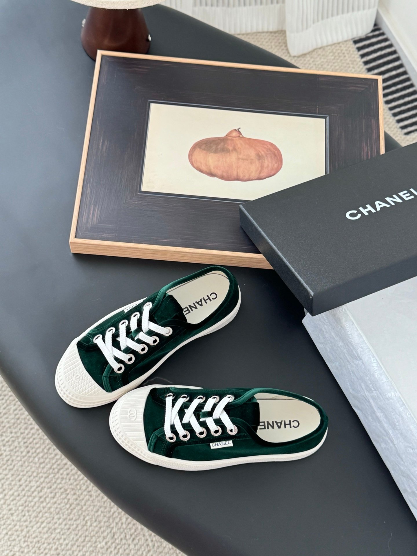 CHANEL Woman - Image 7