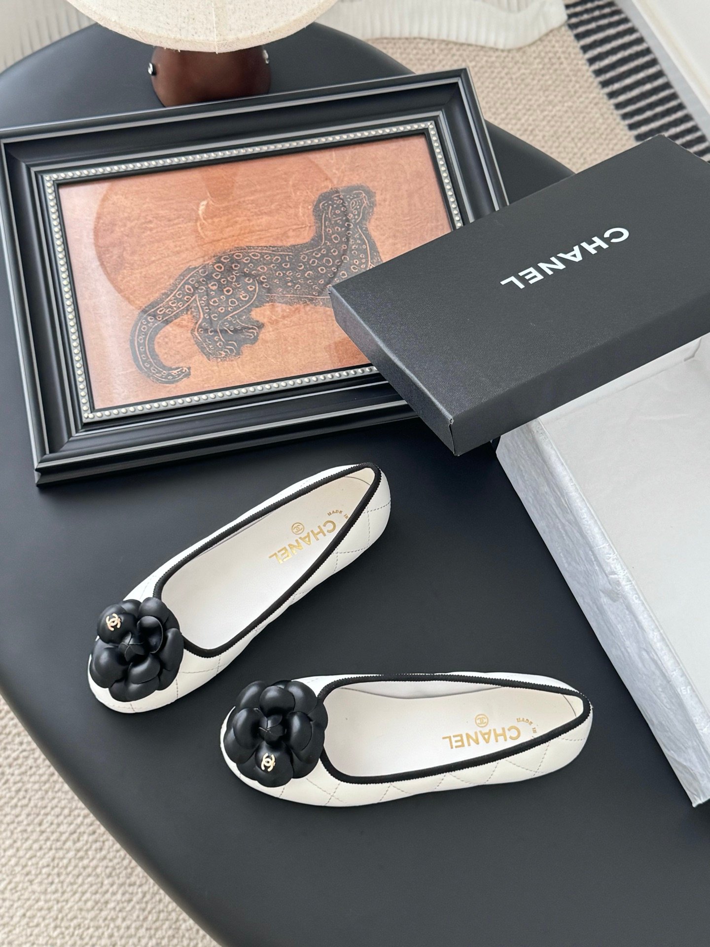 CHANEL Woman - Image 7