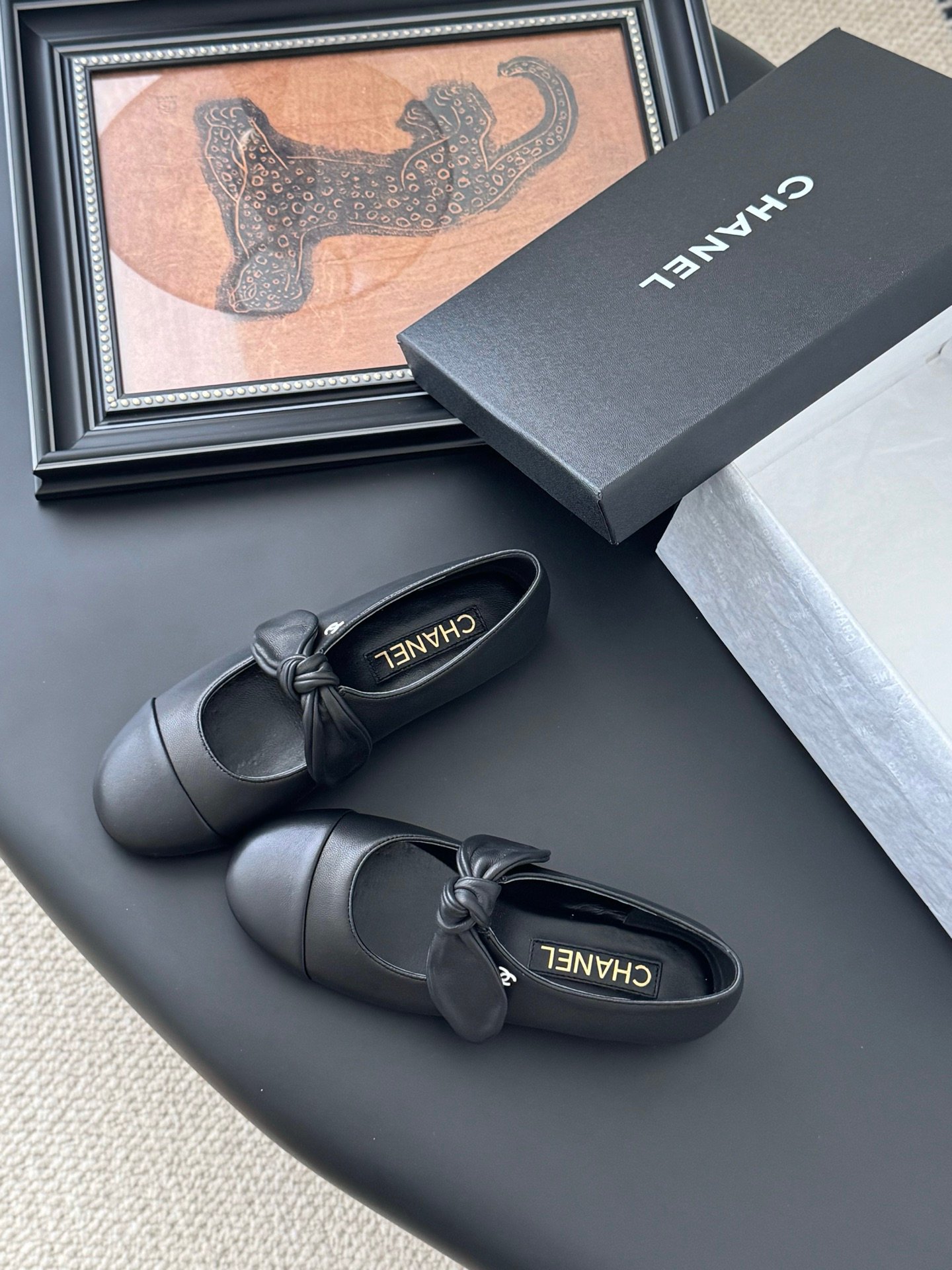 CHANEL Woman - Image 3