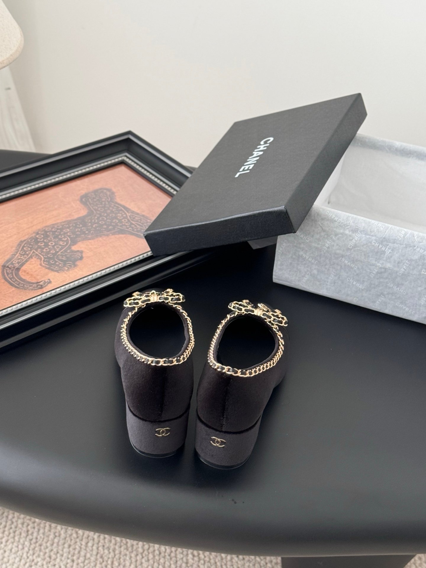 CHANEL Woman - Image 7