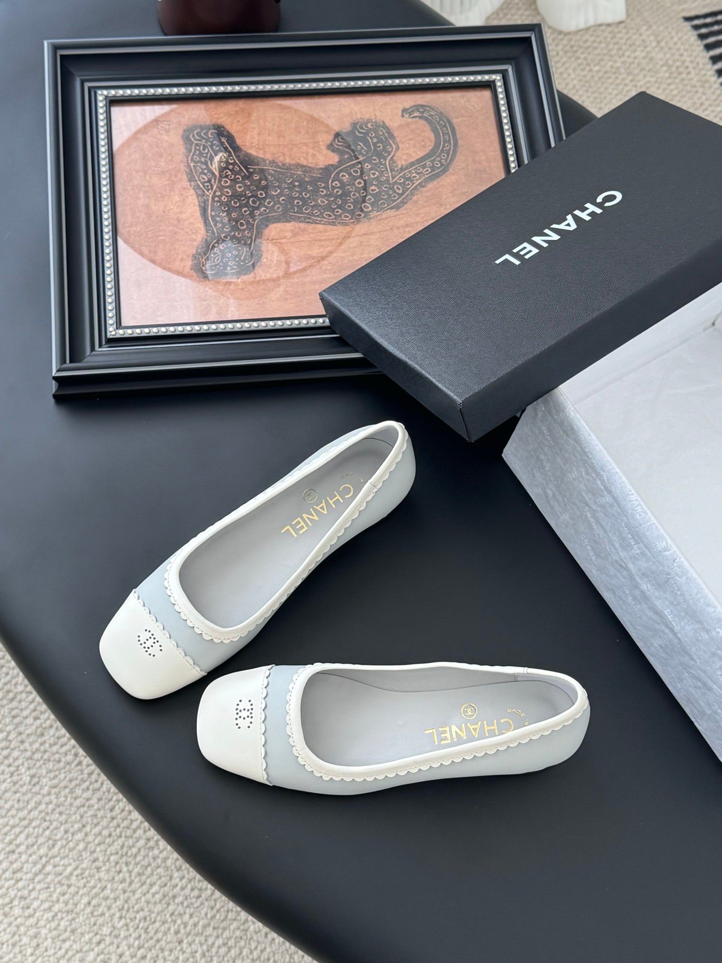 CHANEL Woman - Image 7