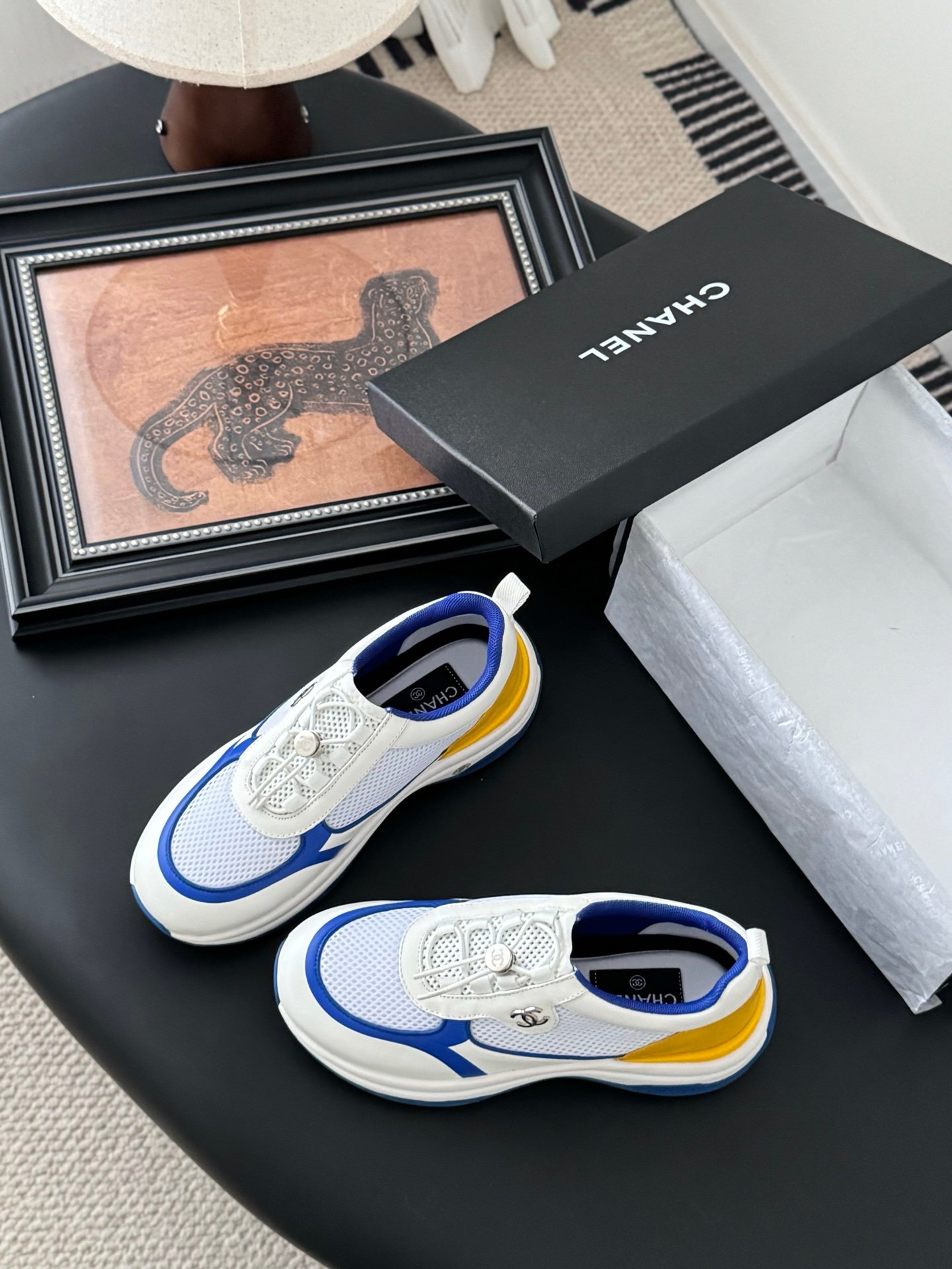 CHANEL Woman - Image 7