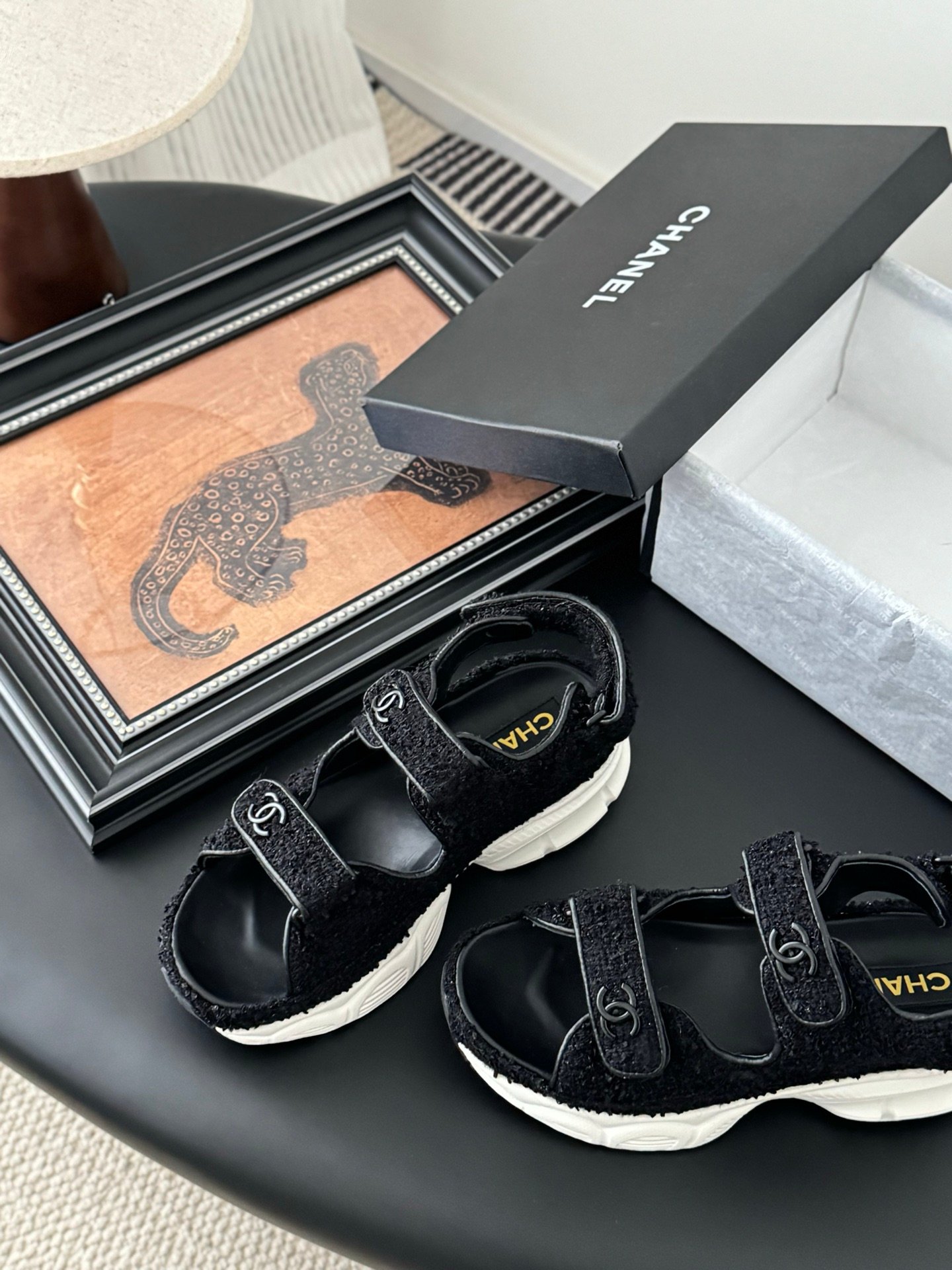 CHANEL Woman - Image 7