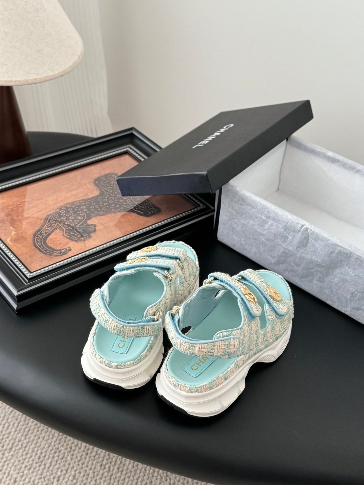 CHANEL Woman - Image 7