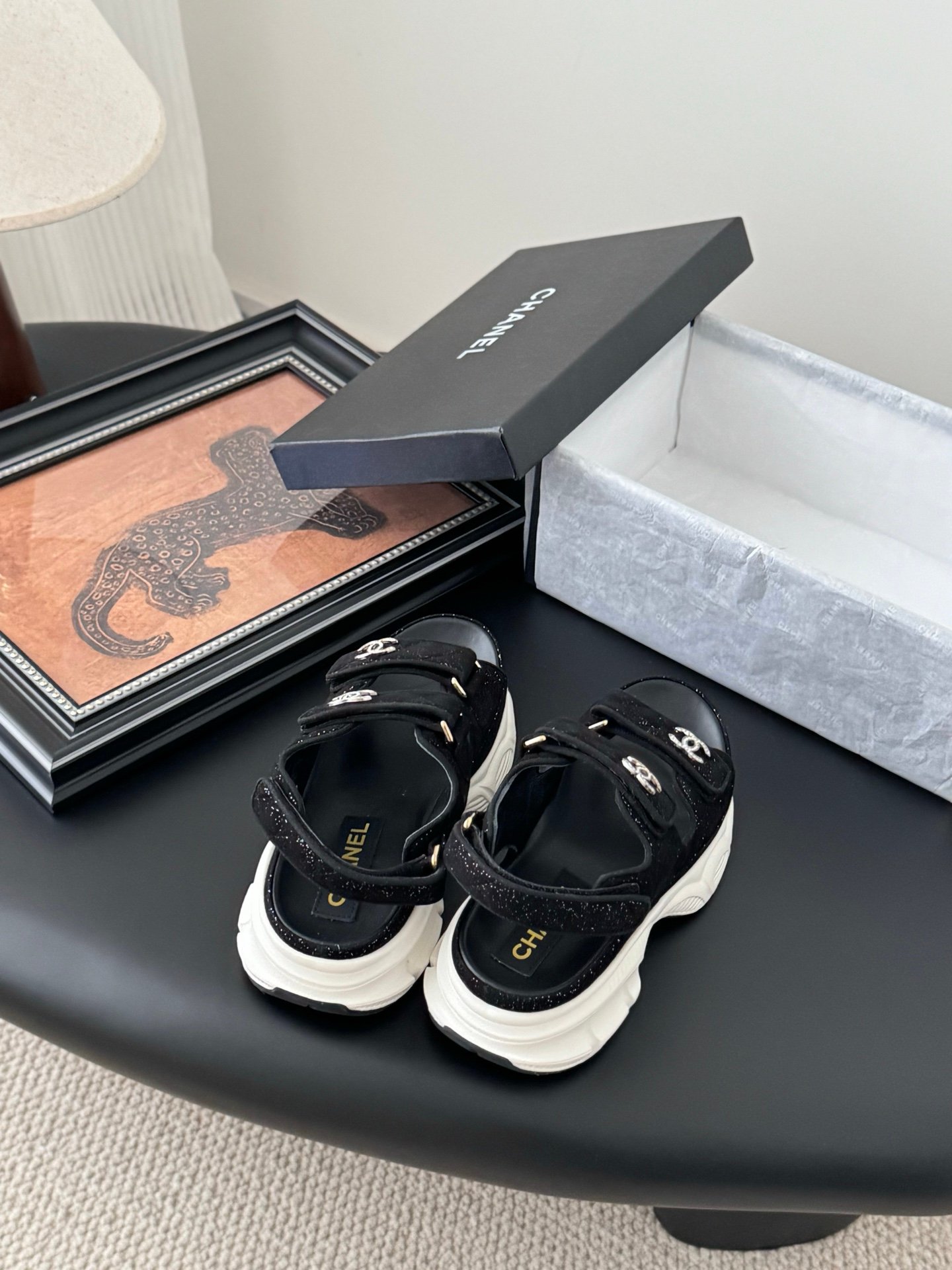 CHANEL Woman - Image 7