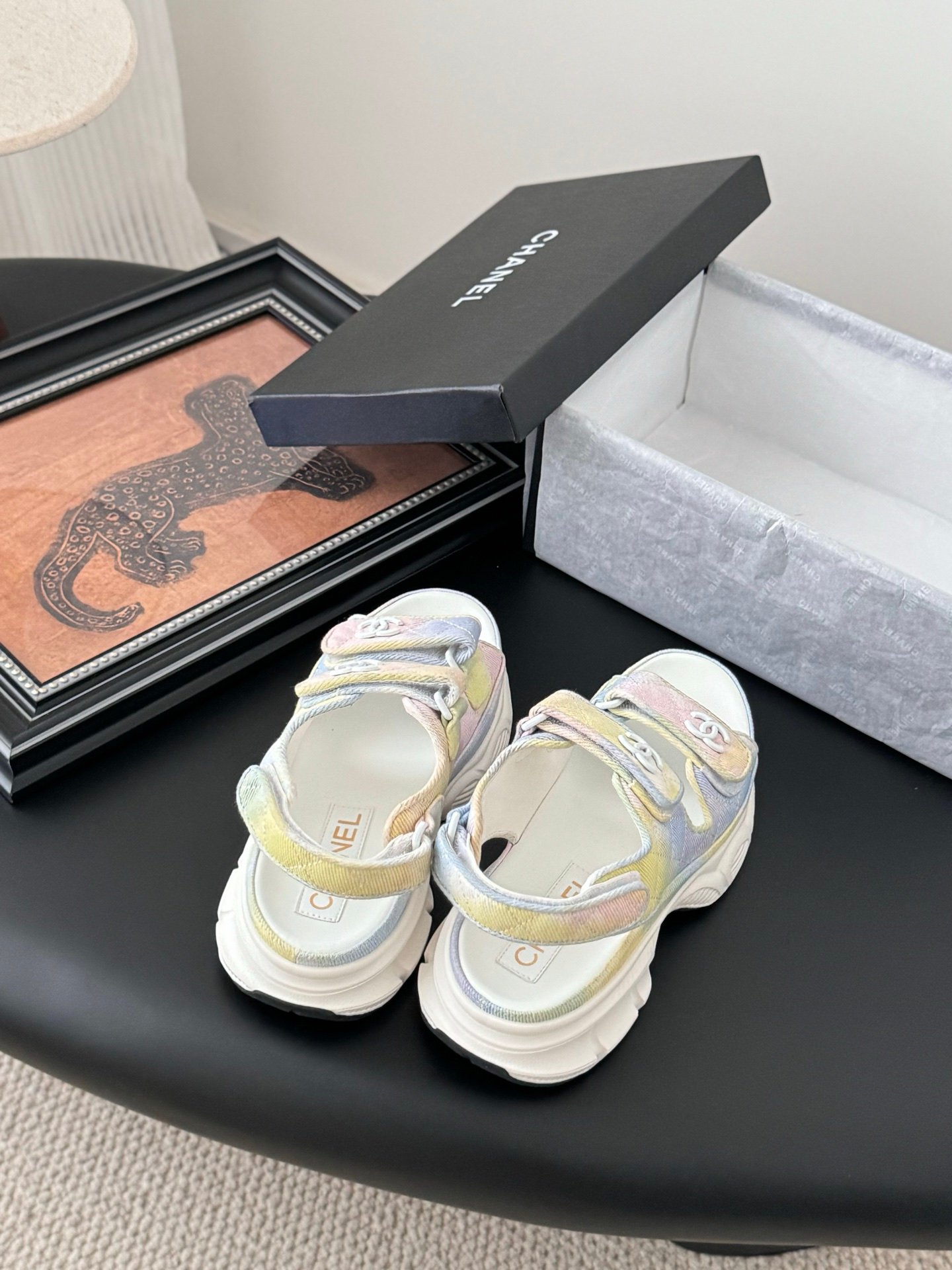 CHANEL Woman - Image 7