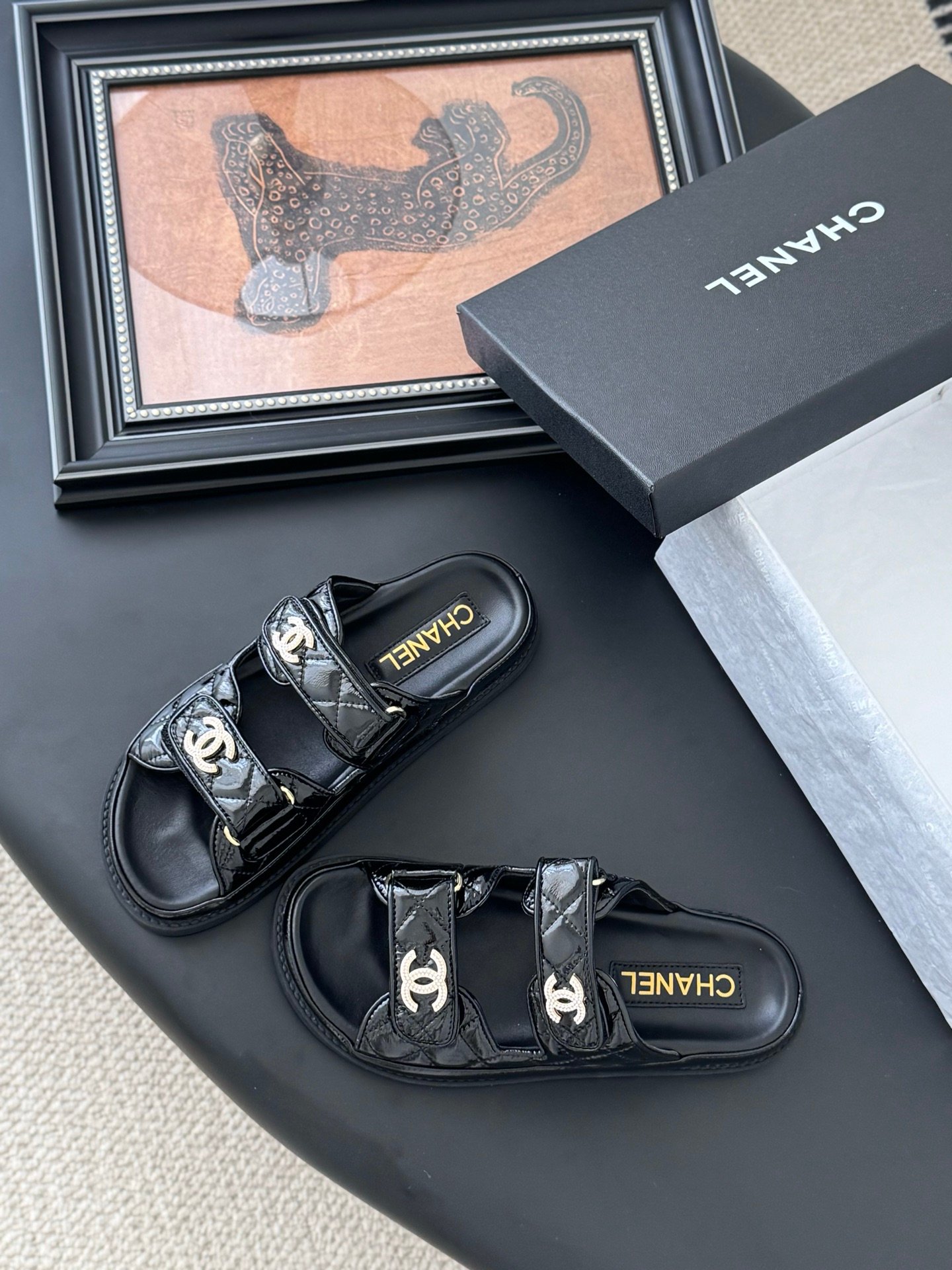 CHANEL Woman - Image 7