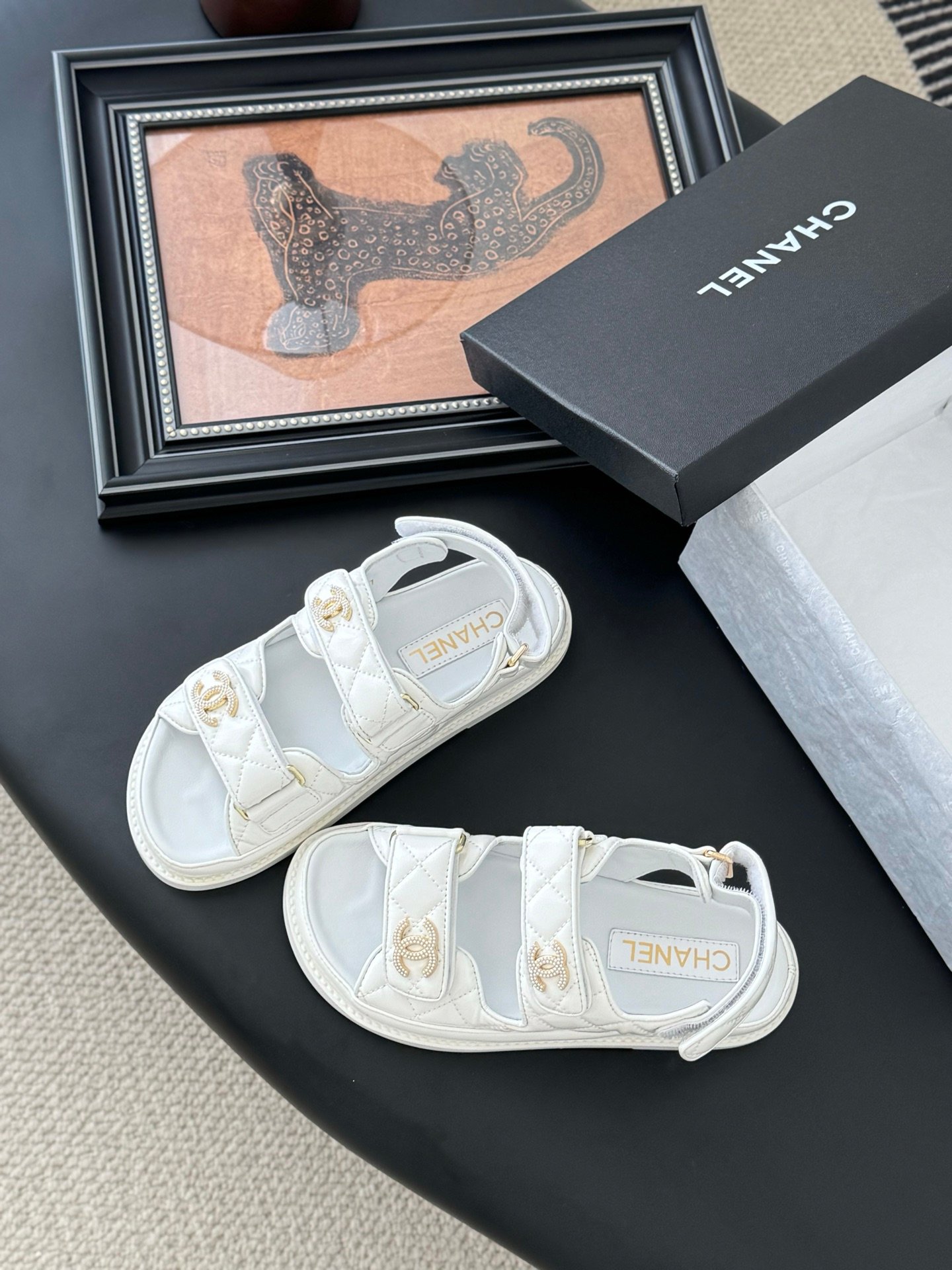 CHANEL Woman - Image 7