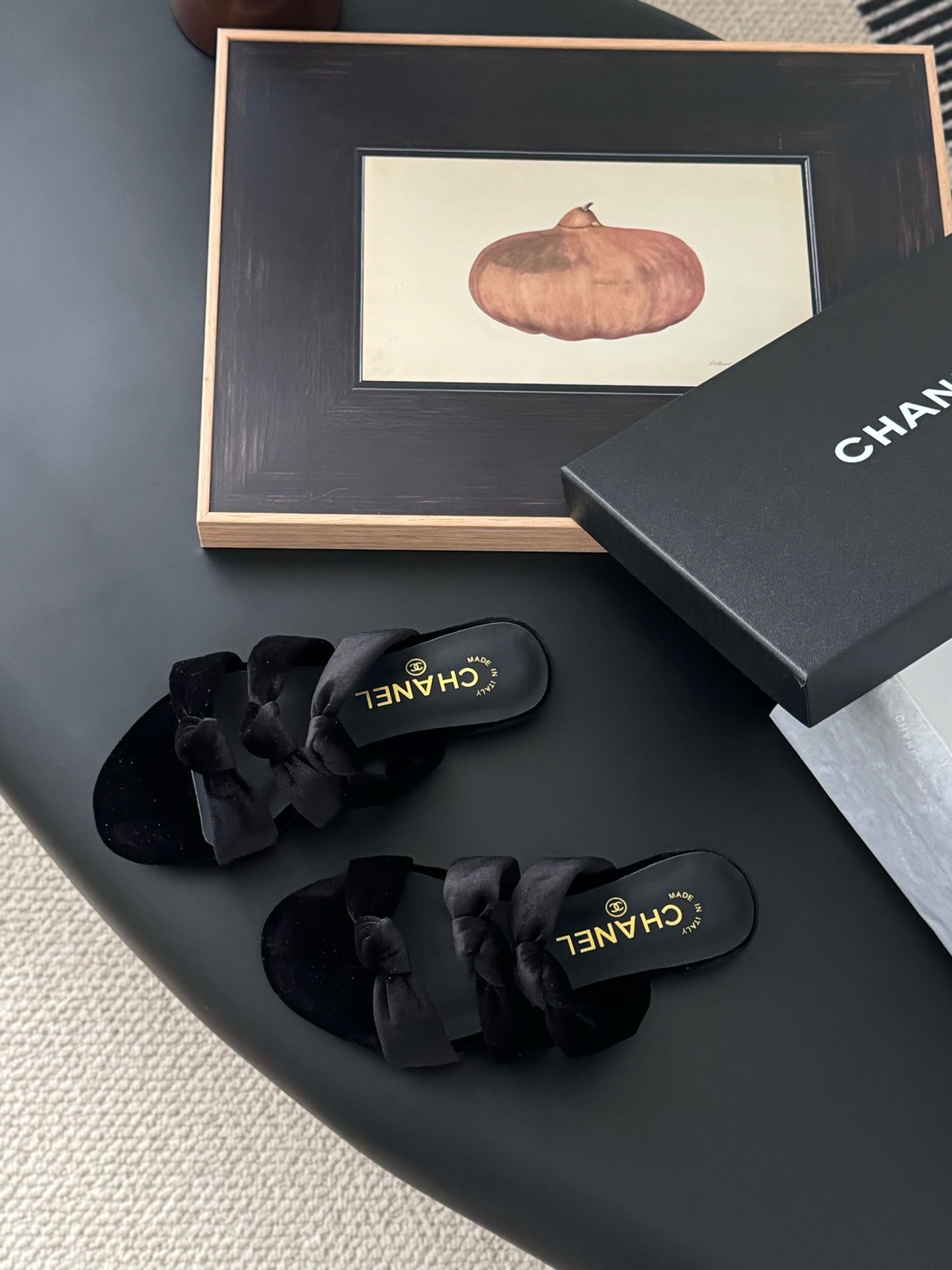 CHANEL Woman - Image 7