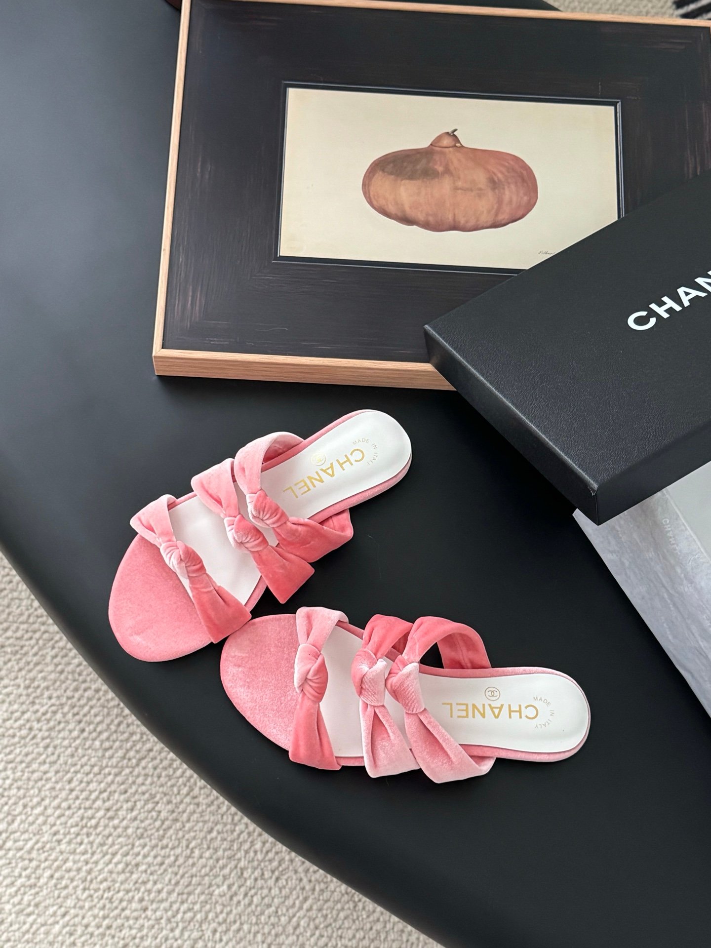 CHANEL Woman - Image 7