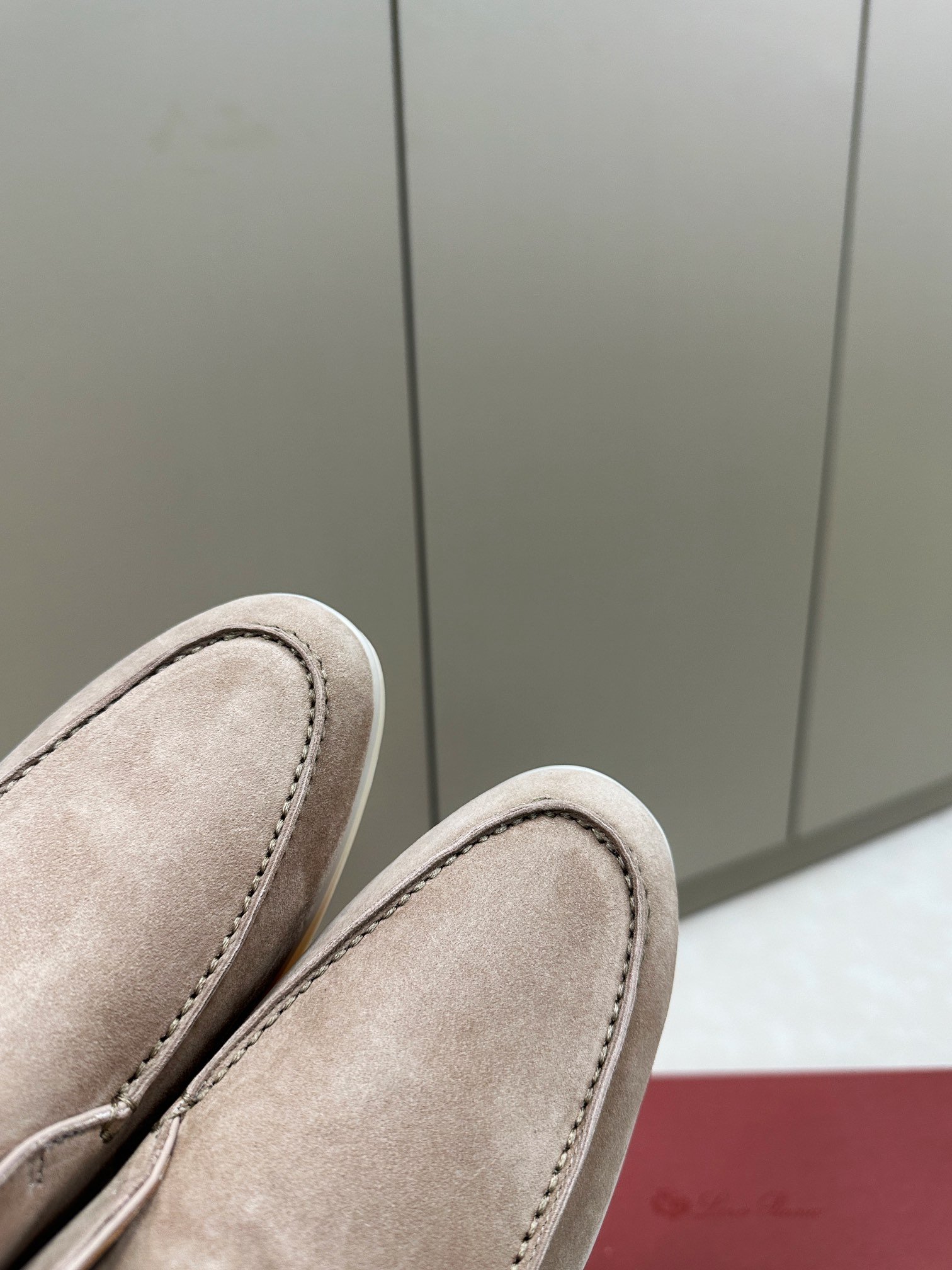 Loro Piana woman - Image 7