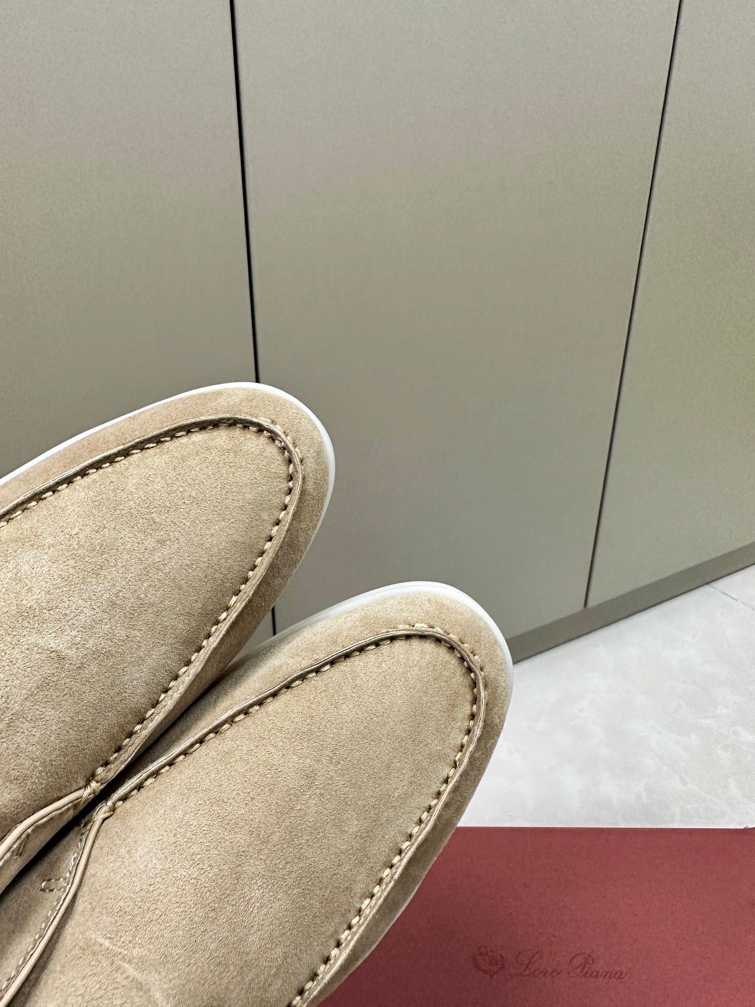 Loro Piana woman - Image 7