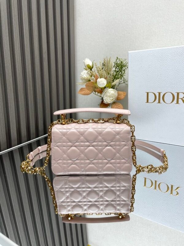 DIOR - Image 7