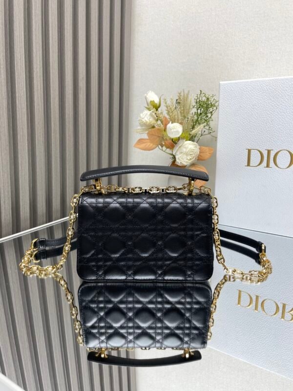 DIOR - Image 7