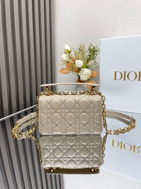 DIOR - Image 7