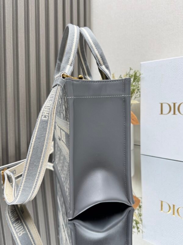 DIOR - Image 7