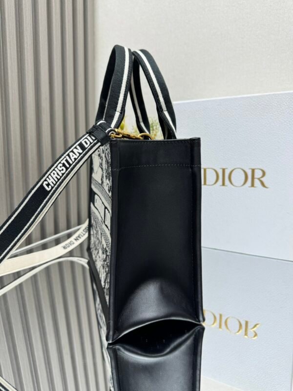 DIOR - Image 7