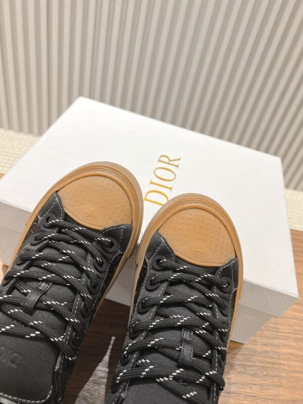 Dior women - Image 7