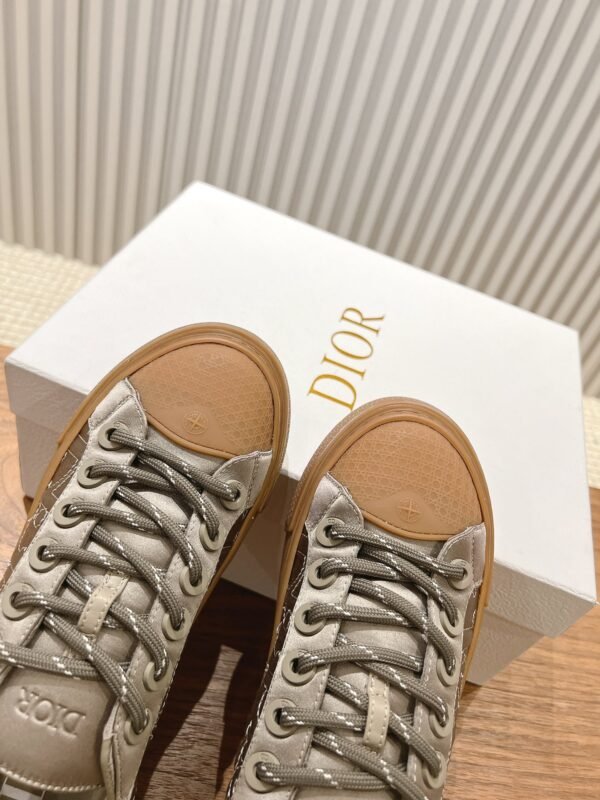 Dior women - Image 6