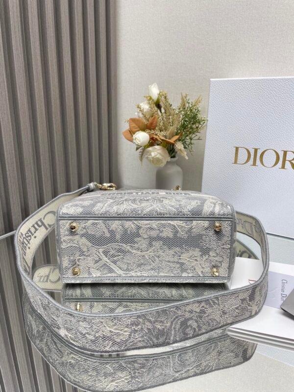 DIOR - Image 7