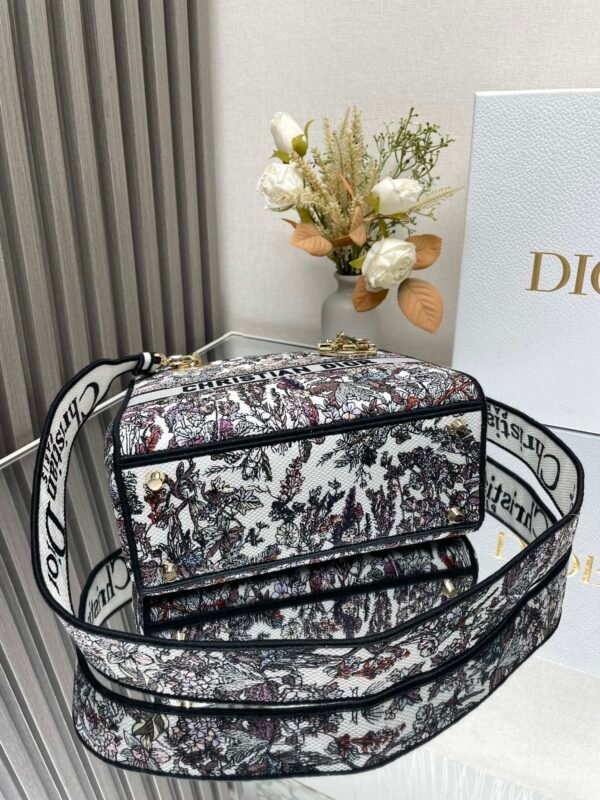 DIOR - Image 7