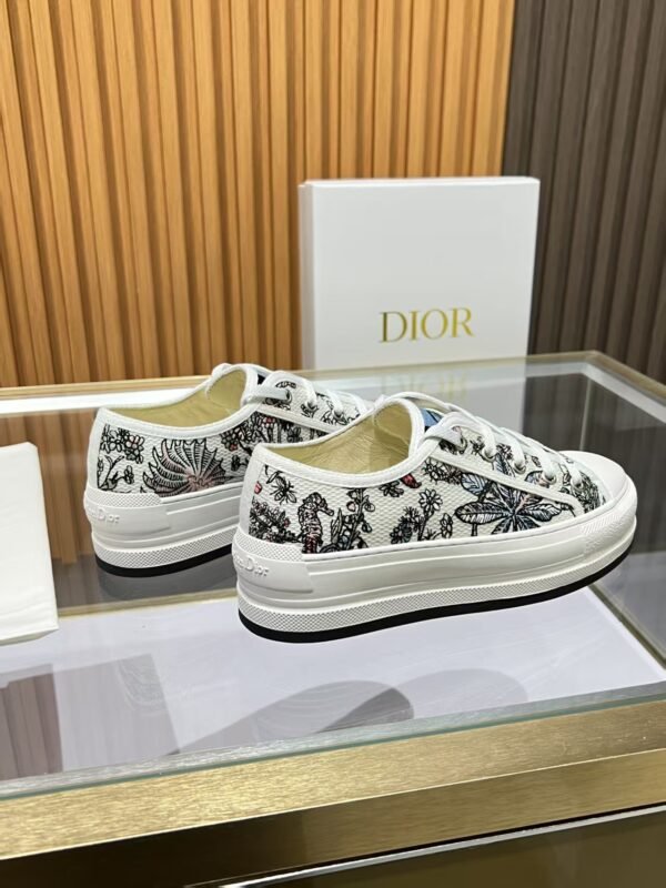 Dior women - Image 7