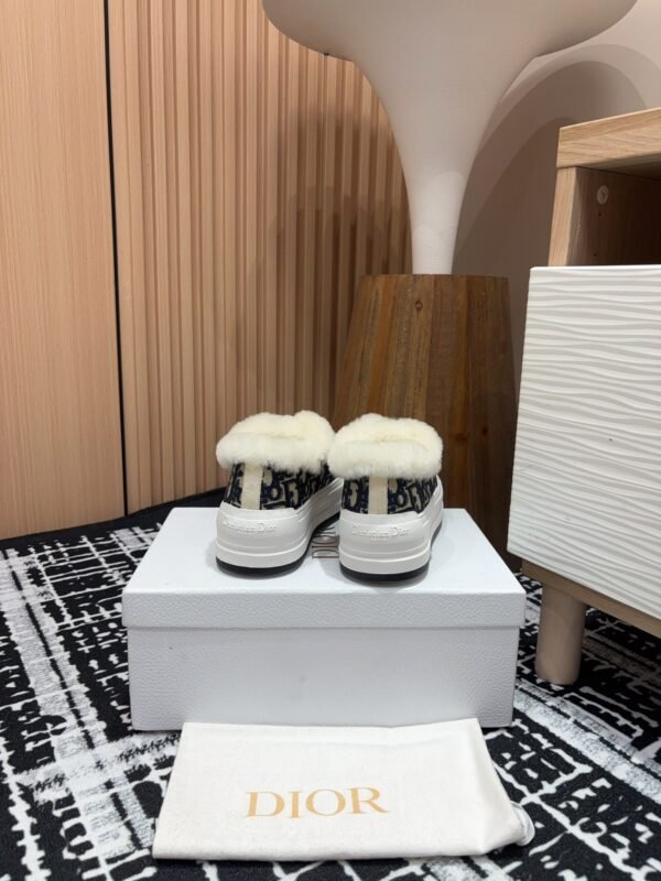 Dior women - Image 7