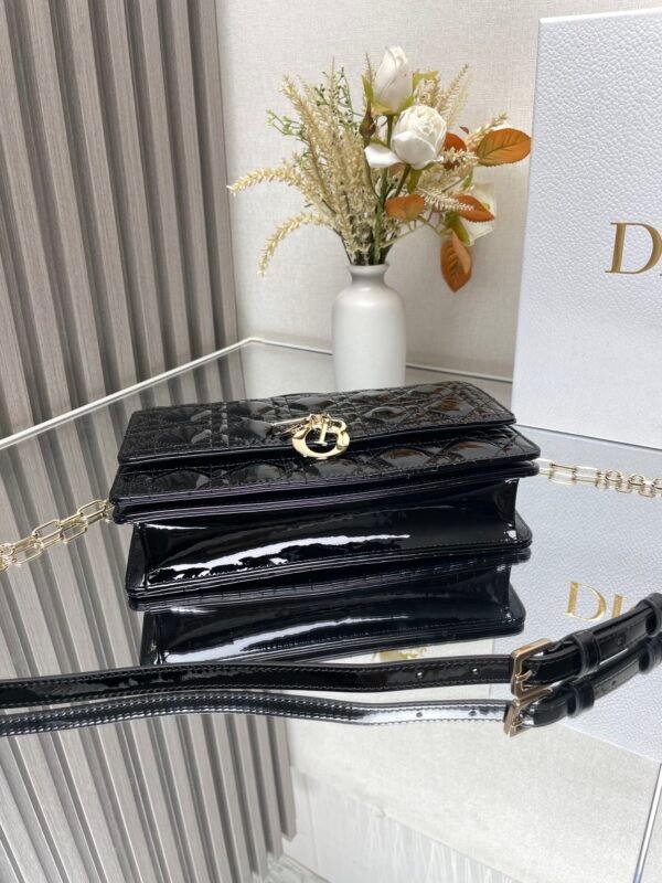 DIOR - Image 3