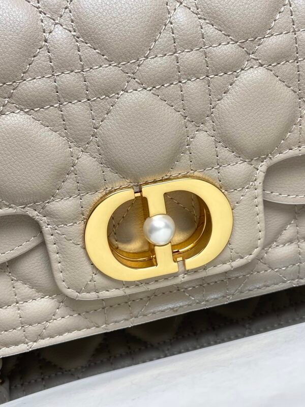DIOR - Image 7