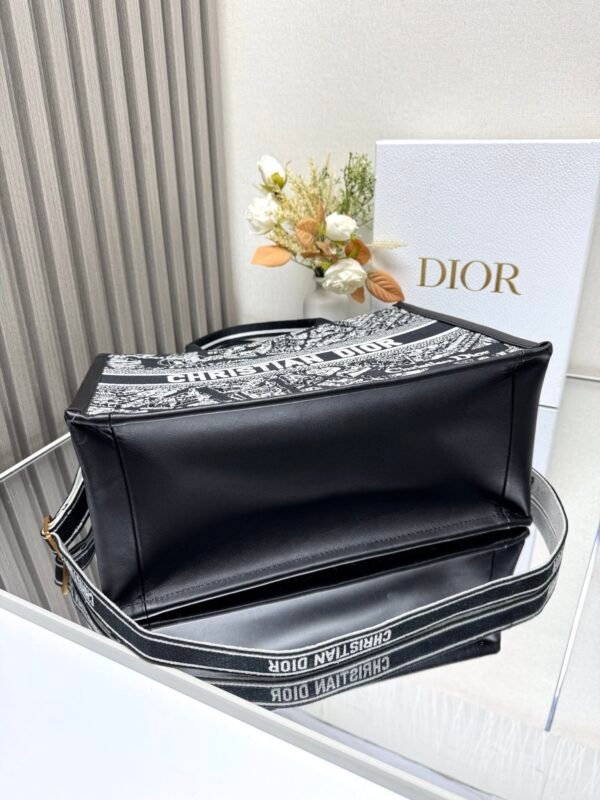 DIOR - Image 7
