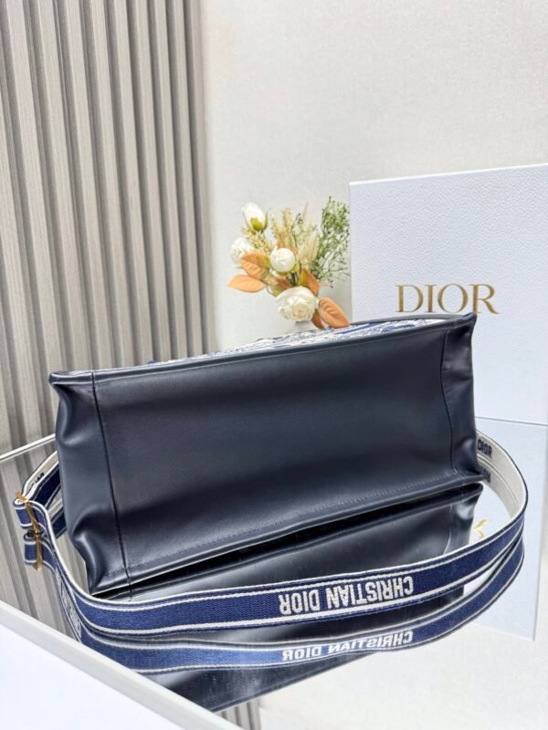 DIOR - Image 7