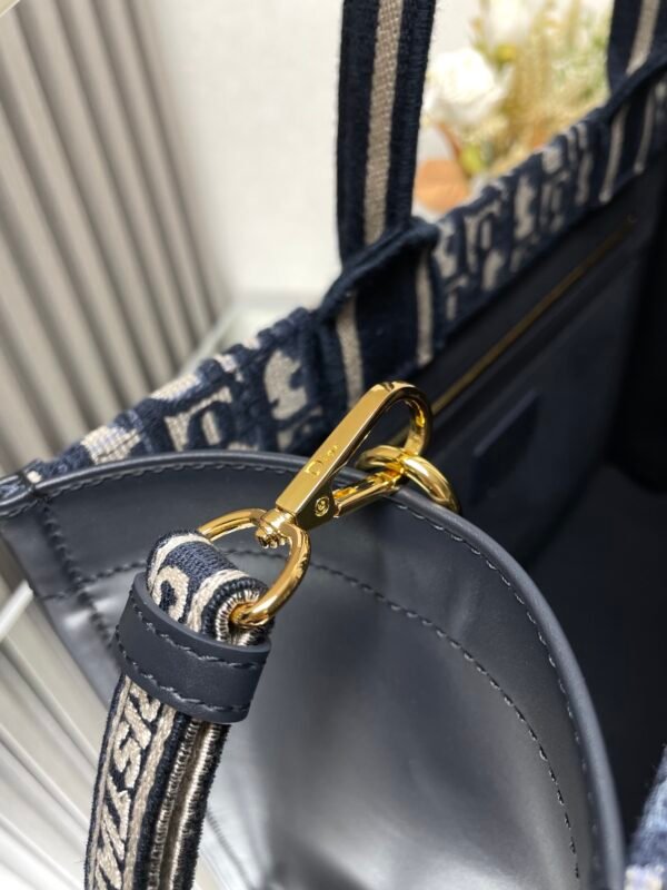 DIOR - Image 7