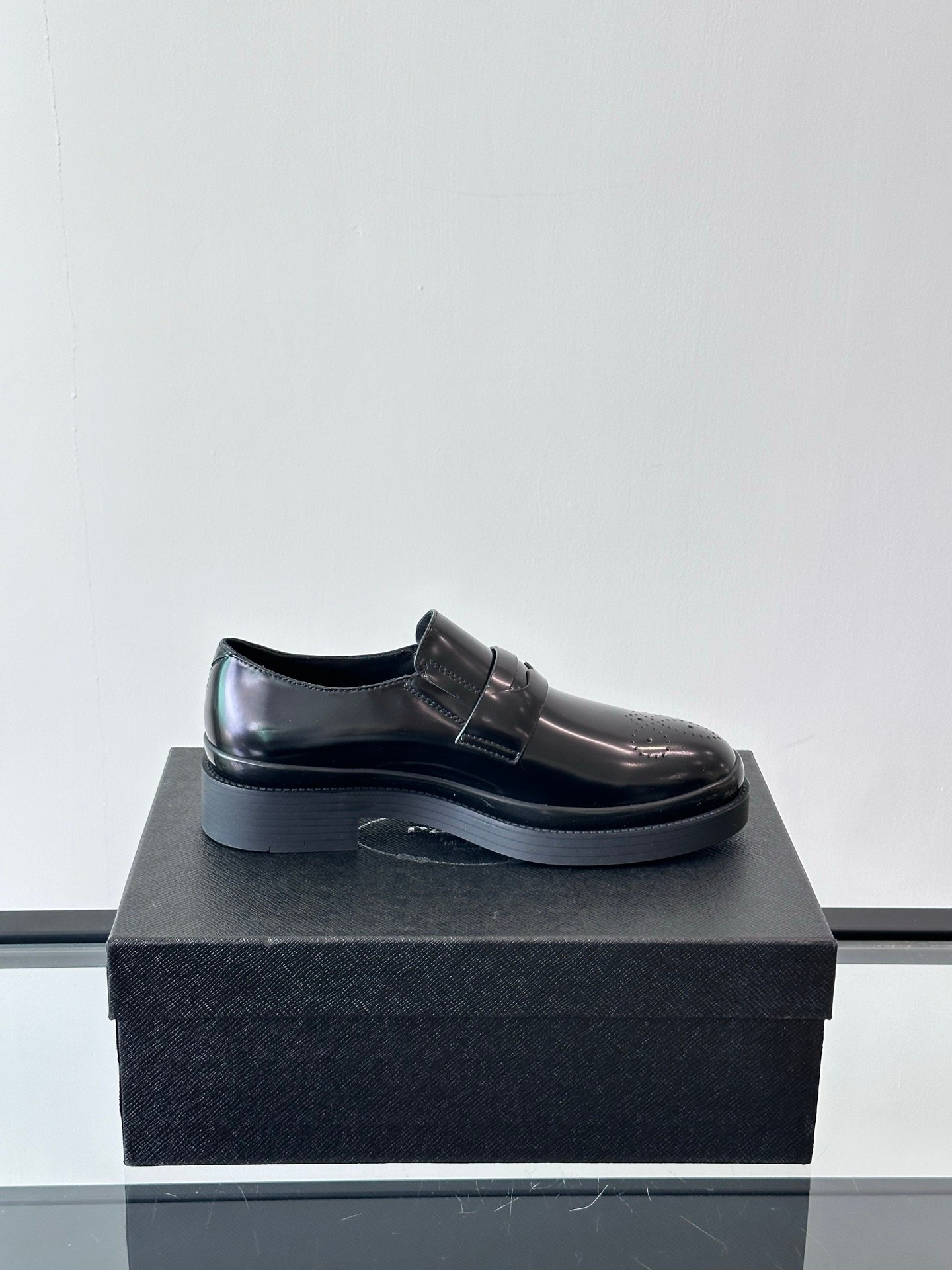 Prada Man - Image 7