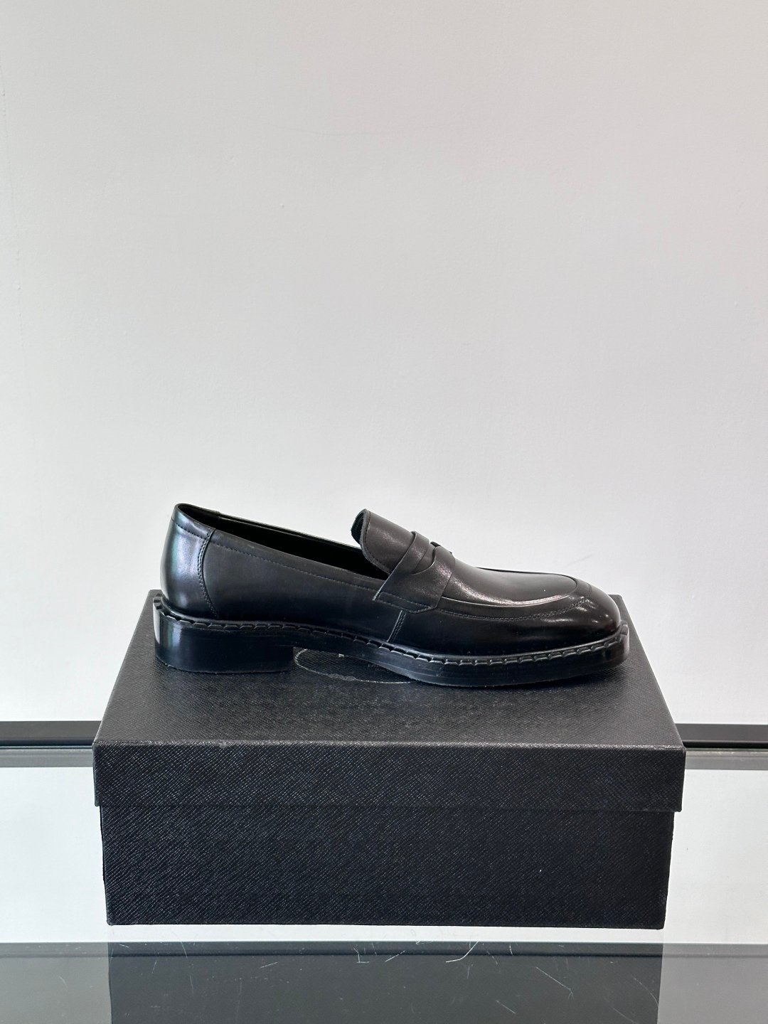 Prada Man - Image 7
