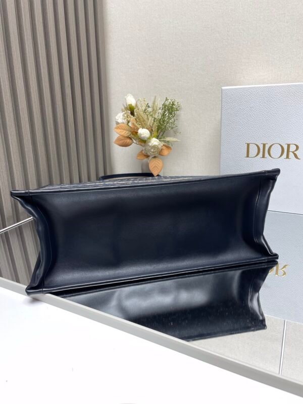 DIOR - Image 7