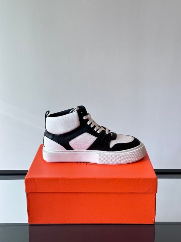 HERMES Man - Image 7