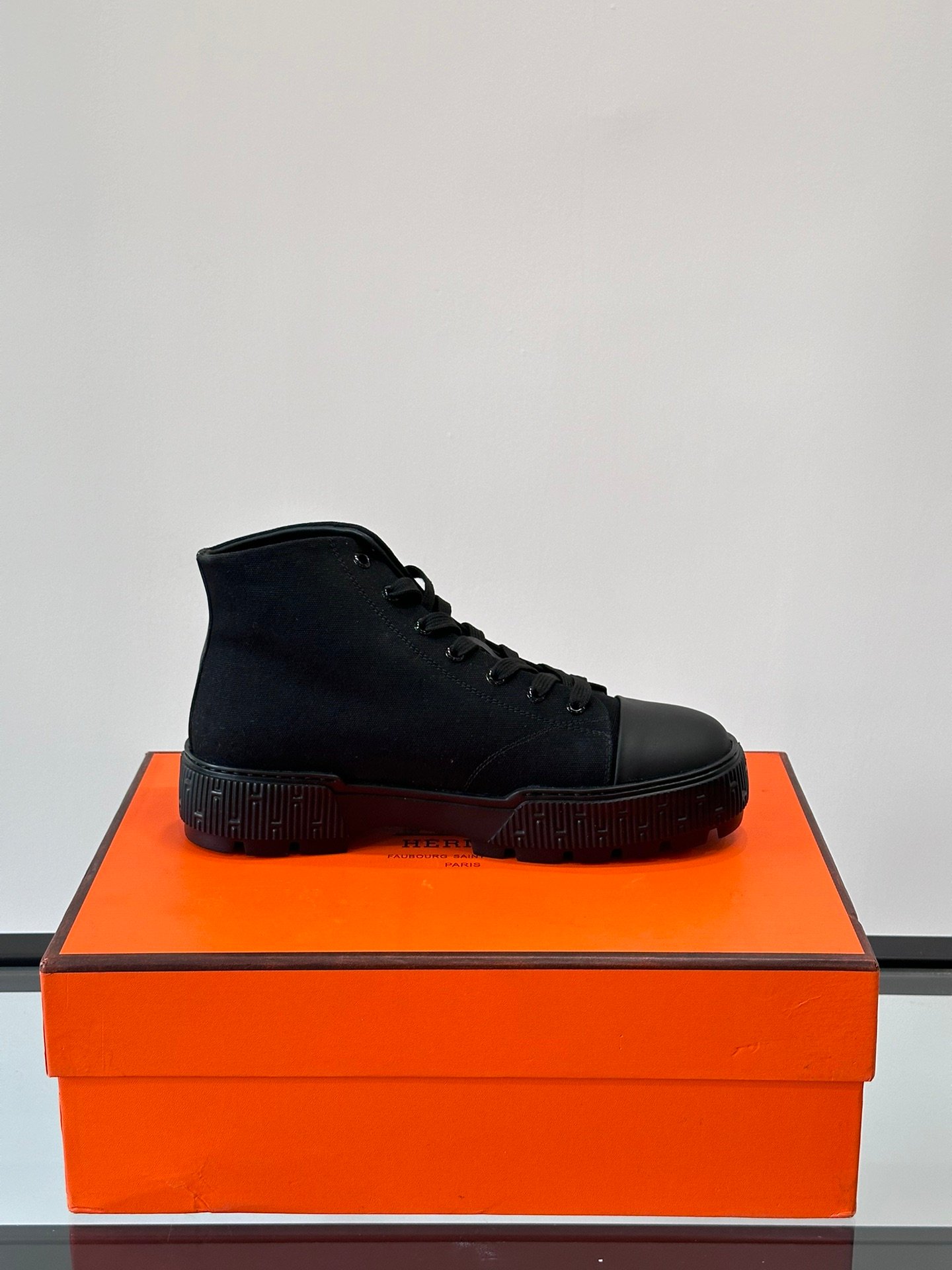 HERMES Man - Image 7