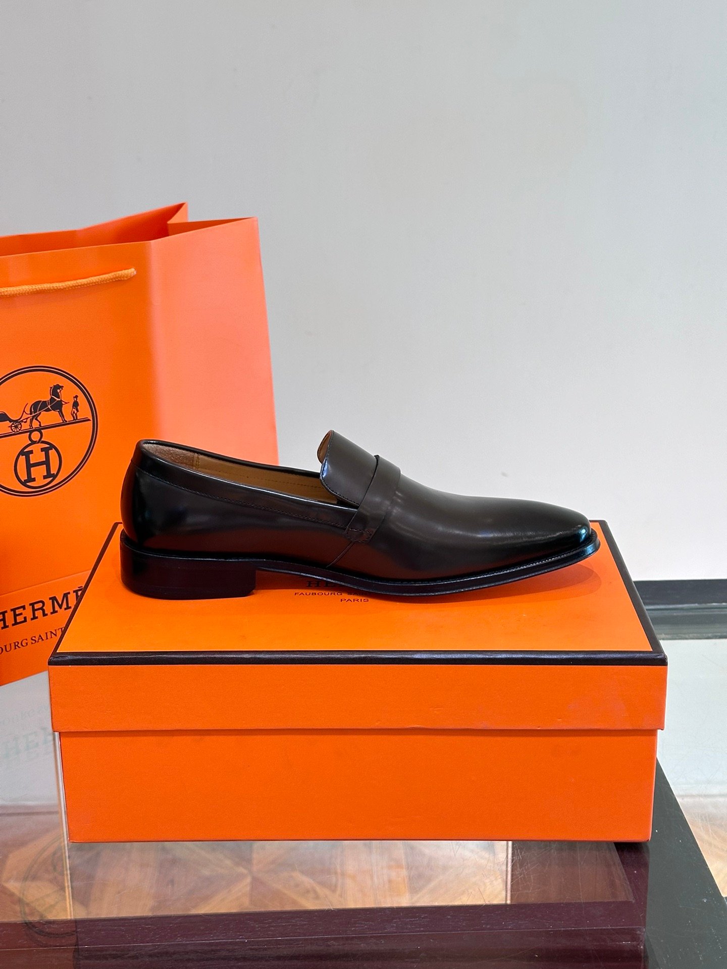 HERMES Man - Image 7