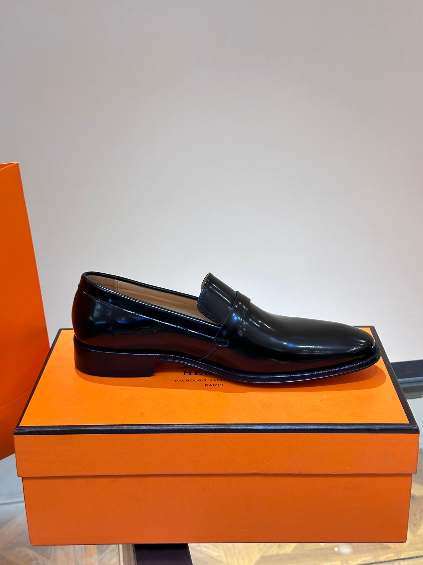 HERMES Man - Image 7