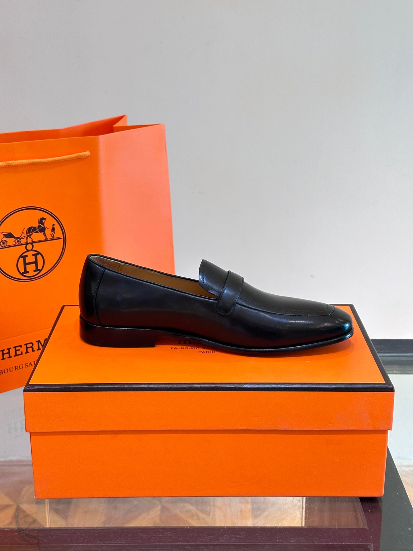 HERMES Man - Image 7