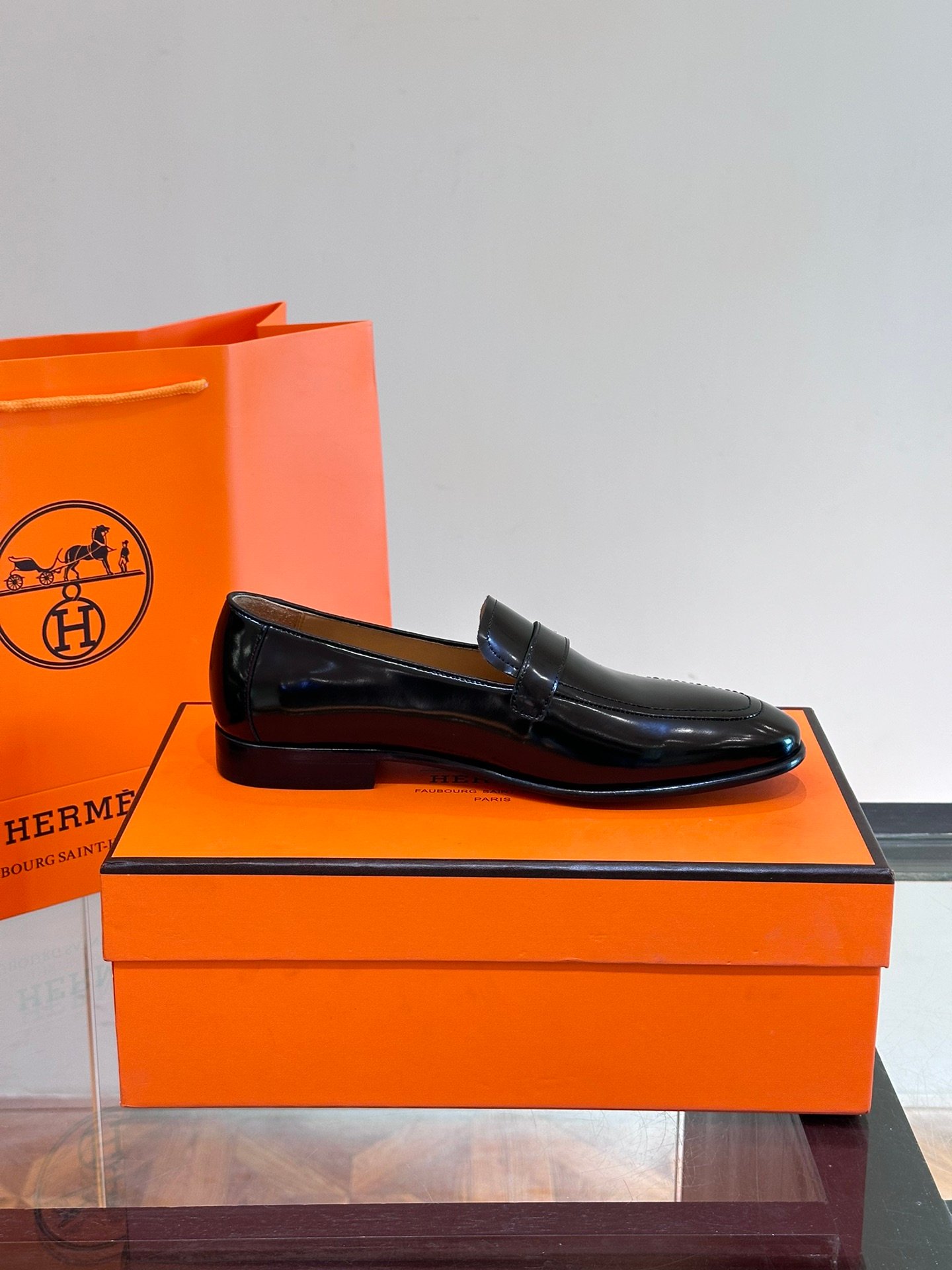 HERMES Man - Image 7