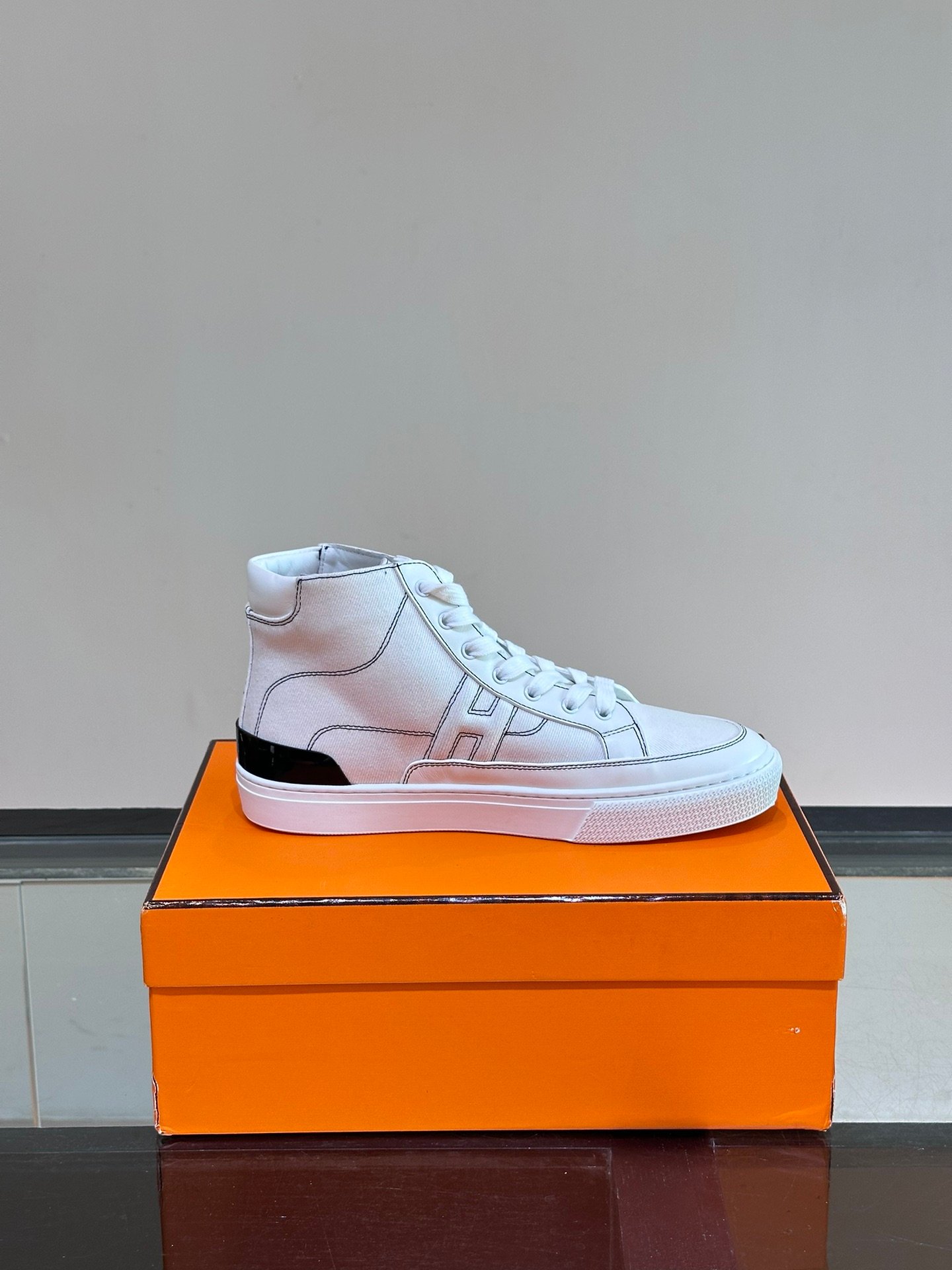 HERMES Man - Image 7