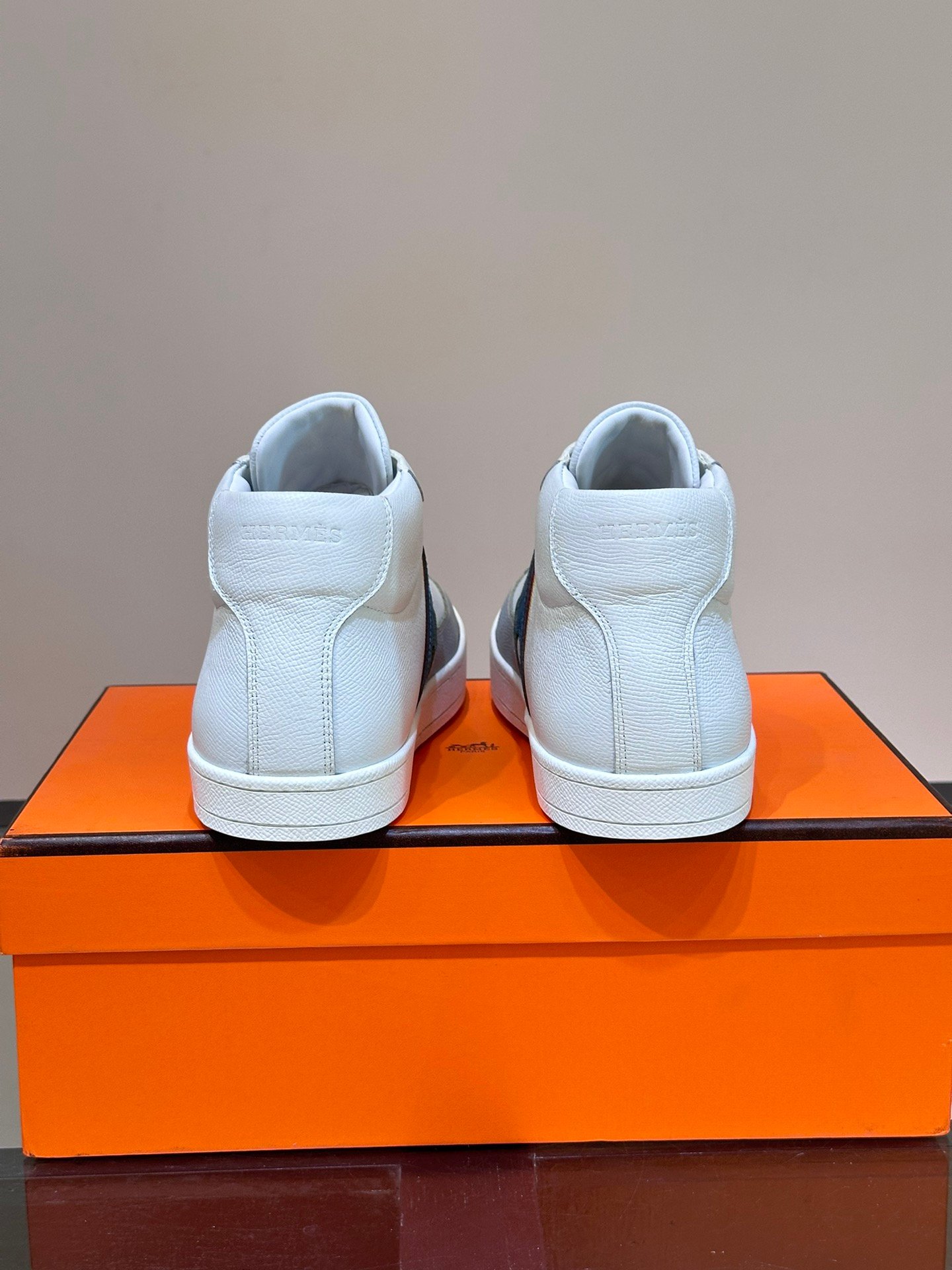 HERMES Man - Image 7